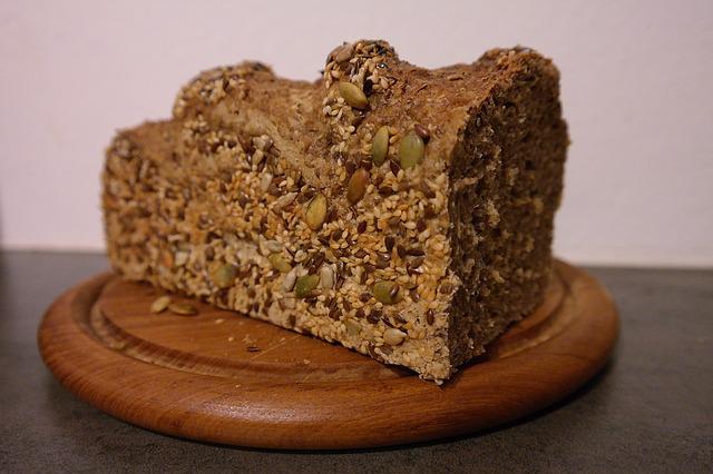 wholemeal bread image
